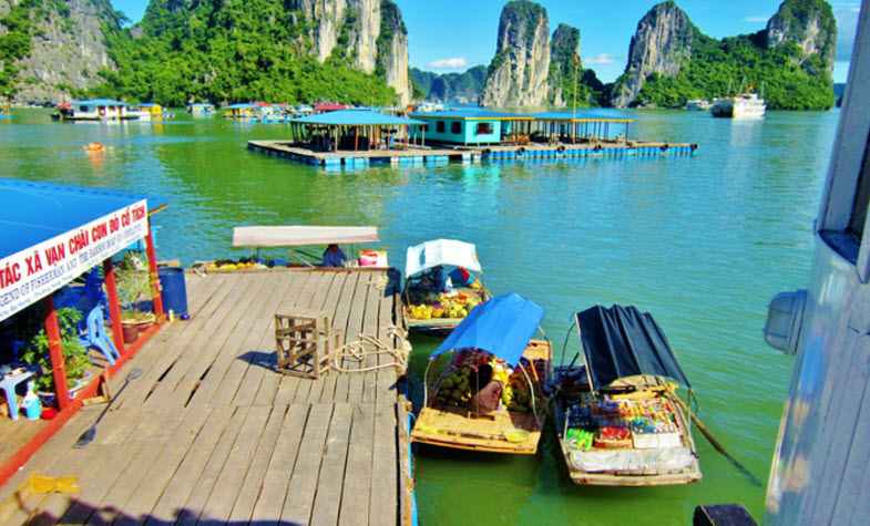 Kayak in Halong Bay - Ba Hang Fishing Village